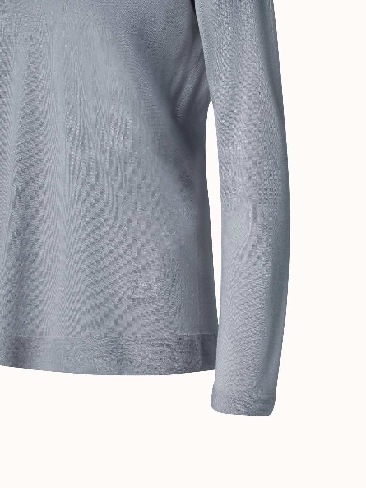 AKRIS Cashmere Silk Fine Gauge V-neck Knit - Image 5