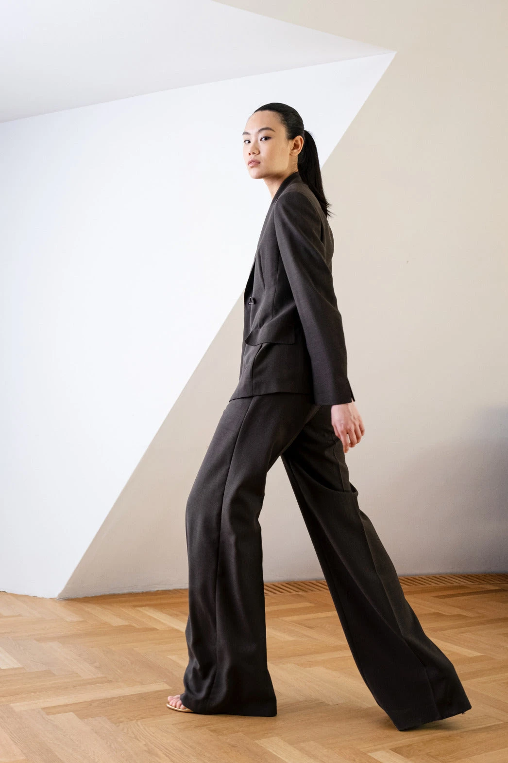 AKRIS Cool Wool Straight Leg Pants - Image 3